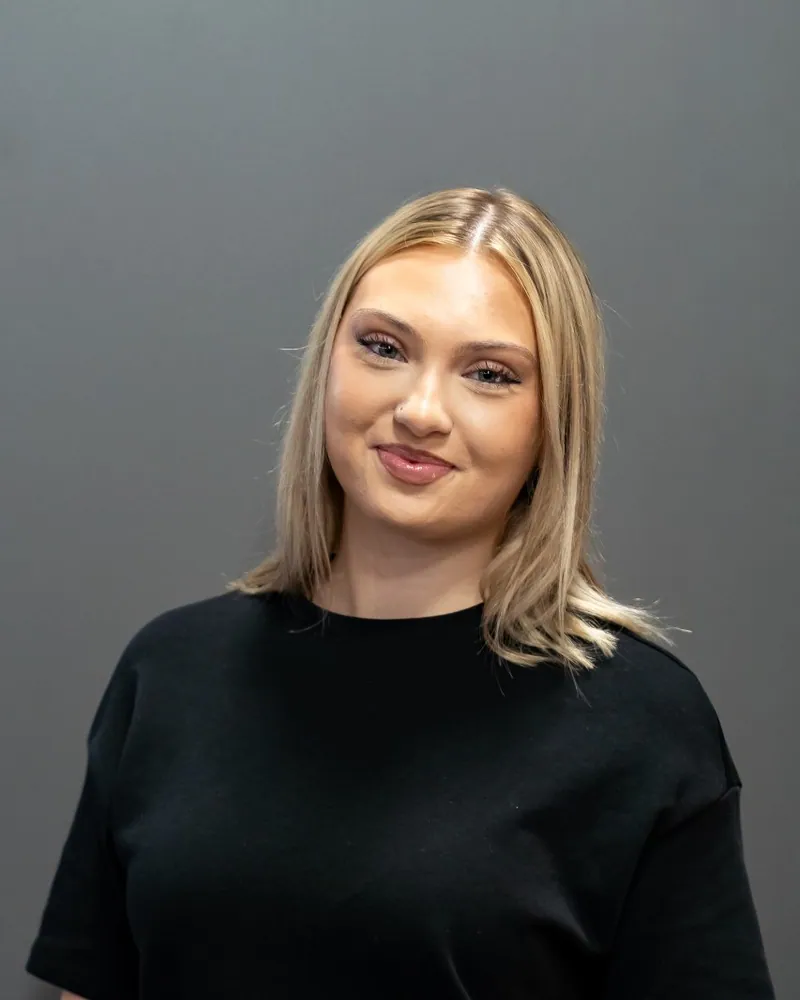 Ashley – Auszubildende (2. Lehrjahr) bei Rieke Friseure Lörrach
